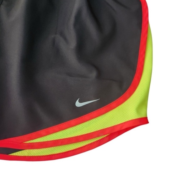 Nike Women Shorts Sport-Running Size SMALL Pink & Black Mid-Rise With Pocket - Picture 3 of 5